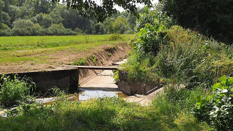 Blick auf die Betonrohre des Hauptstichs der Anlage, kurz bevor das Wasser die Anlage flutet.