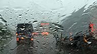 Regen auf der Autobahn Regen auf der Autobahn