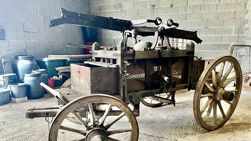 Die Handdruckspritze von 1867 ist nach über 70 Jahren nach Ahorn zurückgeholt worden.