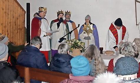 Eine Gruppe der Heiligen Drei Könige besuchte den Laudato-si-Gottesdienst in Buttenheim. Eine Gruppe der Heiligen Drei Könige besuchte den Laudato-si-Gottesdienst in Buttenheim.