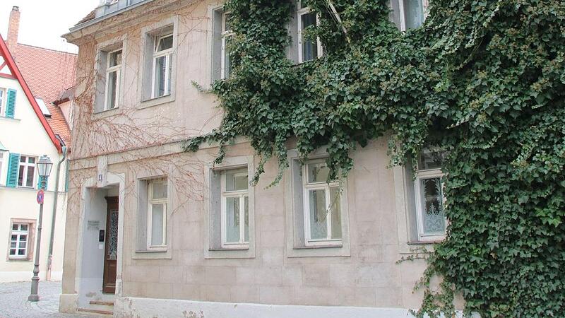 Im Geb&auml;ude Oberhacken 4 in Kulmbach wurden die beiden st&auml;dtischen Mitarbeiter mit den Papierschnitzeln angetroffen. Foto: Katrin Geyer