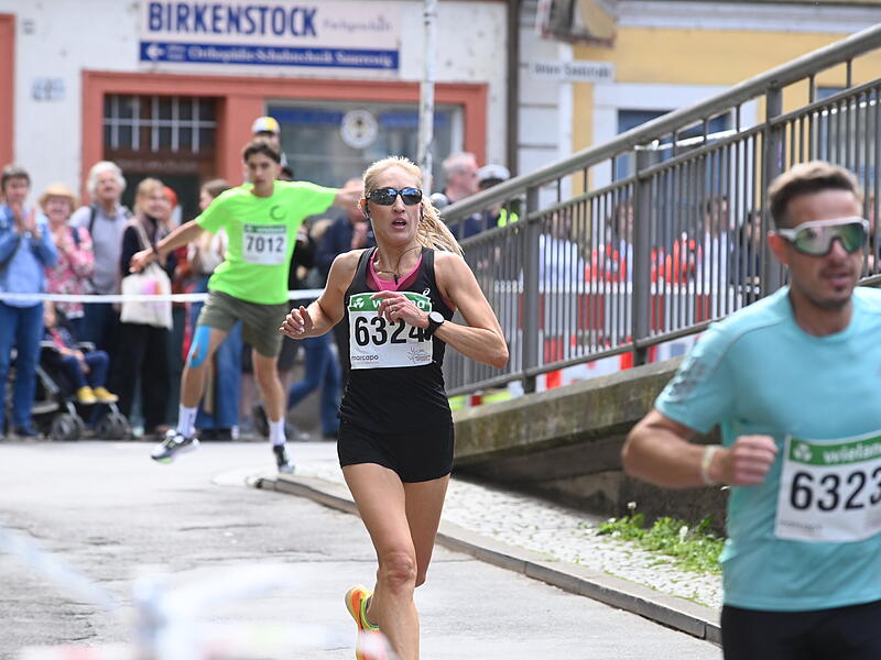 Weltkulturerbelauf 2025: 10,7 Kilometer durch Bamberg. Etwa 3700 Teilnehmer waren beim Wieland-Lauf am Start.