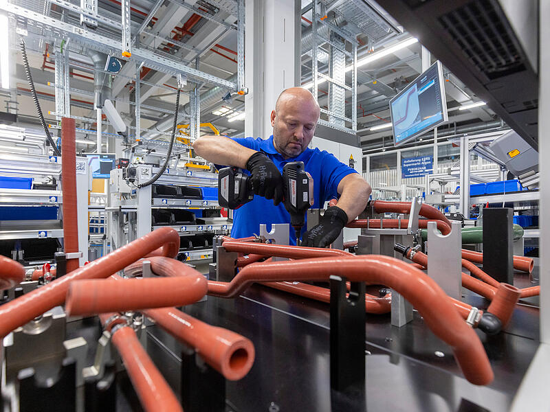 Verdienter Mitarbeiter bei Bosch: Arbeiten an der Brennstoffzelle