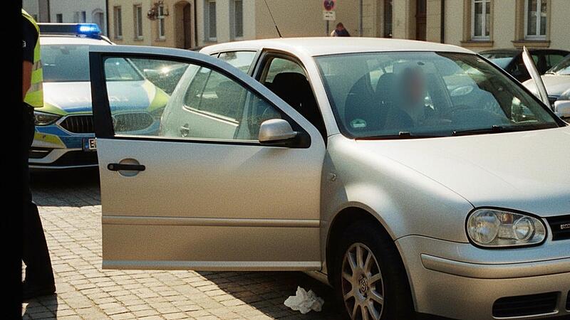 Bamberg: Sohn greift eigene Mutter im Auto an - Polizei schreitet ein