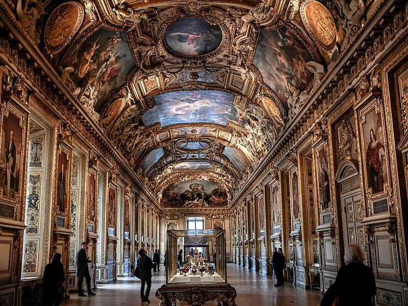 Einbruch in Louvre in Paris
