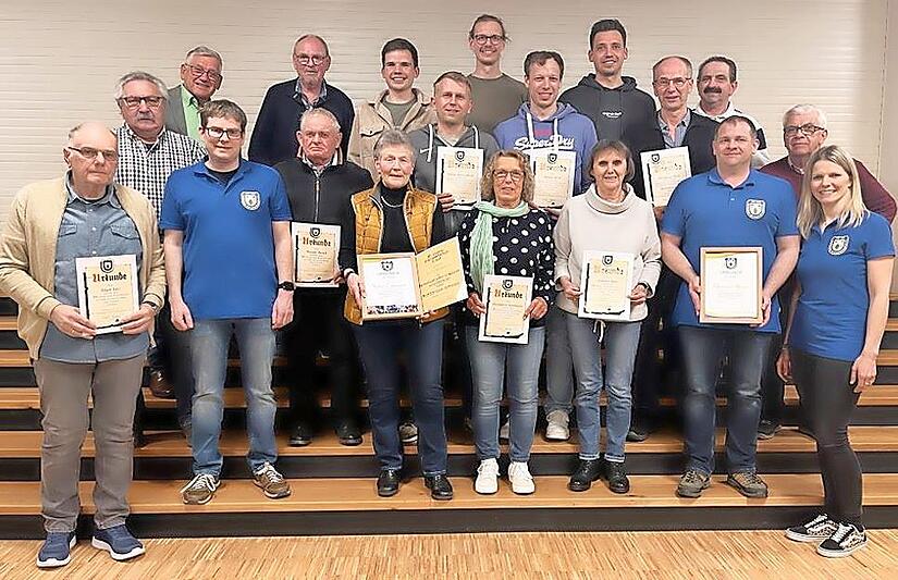 Viele Ehrungen standen beim FC Alemannia Schwärzelbach auf dem Programm.