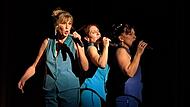 In der Gruppe: Smaida Platais (von links),  Susanne Back und Anna Kr&auml;mer von den Sch&ouml;nen Mannheims.