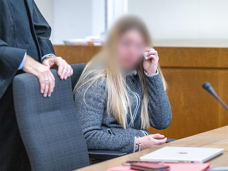 Frau wegen Totschlags an Partner vor Gericht