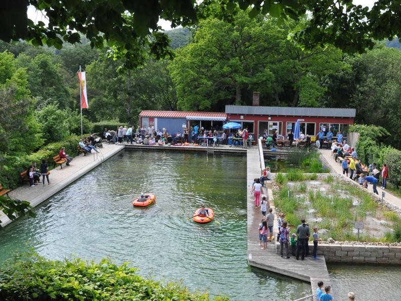 H&ouml;henschwimmbad G&ouml;&szlig;weinsteinForchheim & Fr&auml;nkische Schweiz