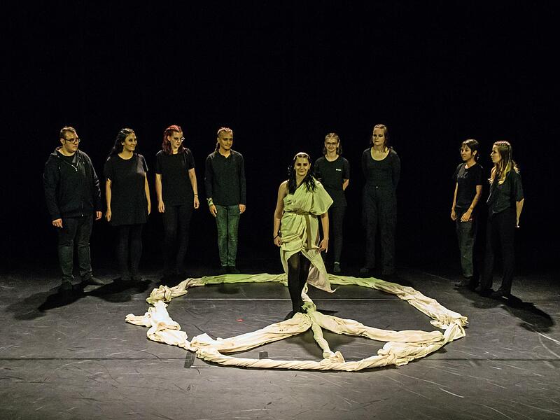 Die Theater AG der Regiomontanus-Schule Coburg zeigte ihre Version der Komödie „Lysistrate“ nach Aristophanes.