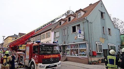 In einem Wohn- und Gesch&auml;ftshaus in der Hofheimer Landgerichtsstra&szlig;e brannte es am Montag im ersten Obergeschoss.