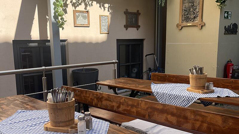 Scheiners am Dom: Biergarten in der Sandstraße Scheiners am Dom: Biergarten in der Sandstraße