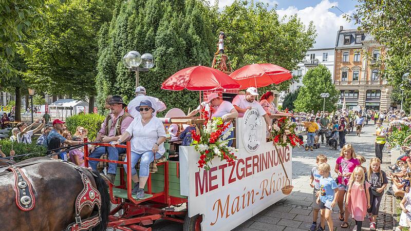 F&uuml;r das leibliche Wohl der Besucherinnen und Besucher wurde beim Festzug auch gesorgt.