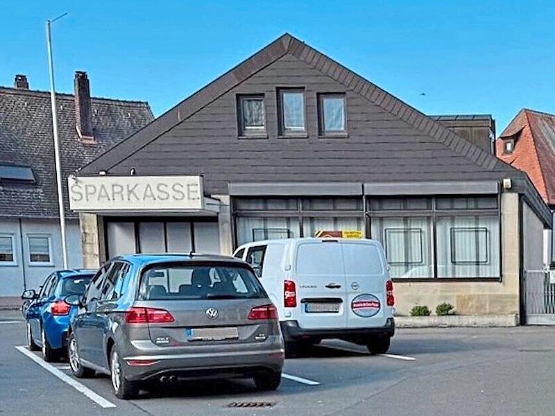 Der Markt Weisendorf hat das alte Sparkassengeb&auml;ude am Marktplatz erworben. Gerd Ankermann