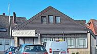 Der Markt Weisendorf hat das alte Sparkassengebäude am Marktplatz erworben. Gerd Ankermann Der Markt Weisendorf hat das alte Sparkassengebäude am Marktplatz erworben. Gerd Ankermann