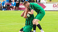 Emotionaler Jubel: Der TSV Neukenrother Felix Maurer (am Boden) schoss das zwischenzeitliche 2:1 und beendete damit seine Torflaute. Zuletzt traf er im April dieses Jahres beim 3:1-Sieg gegen Kemmern.