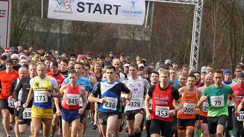 Der Adam-Riese-Silvesterlauf des TSV Staffelstein ist für viele Teilnehmer längst eine liebgewonnene Tradition. Der Adam-Riese-Silvesterlauf des TSV Staffelstein ist für viele Teilnehmer längst eine liebgewonnene Tradition.