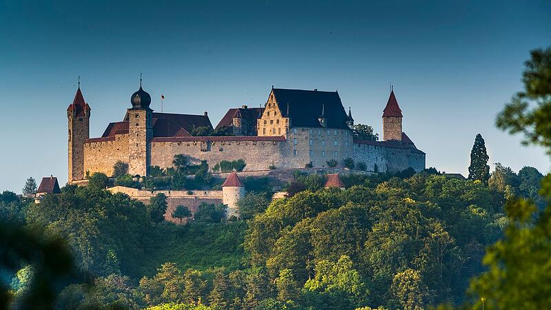 Veste Coburg Die Veste, die über der Stadt Coburg thront, wird auch „Fränkische Krone" genannt.