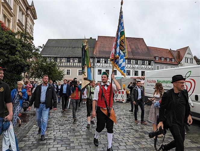 Zug zum Zelt