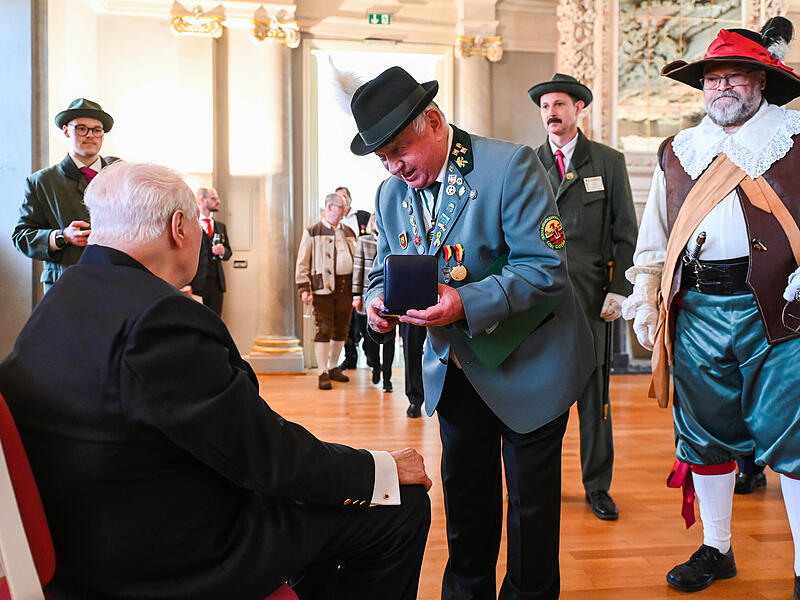 Gro&szlig;er Empfang in Coburg: Mehr als 200 geladene G&auml;ste gratulierten Andreas Prinz von Sachsen-Coburg und Gotha zum 80. Geburtstag.