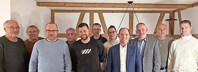 Die Kandidaten von CSU und B&uuml;rgerblock in der Aufstellungsversammlung.