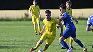 Der TSV Oberlauter (gelbe Trikots) siegte in Weidach mit 2:1.