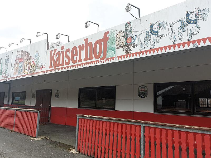 1971 wurde die kleine Bierh&uuml;tte der Kaiserhof-Brauerei durch die fast doppelt so gro&szlig;e ersetzt.