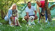 Carmen Baur, Karsten Klanke, Sabine Haberzettl mit den Hunden Mostie, Juna und Bluline.Forchheim & Fränkische Schweiz