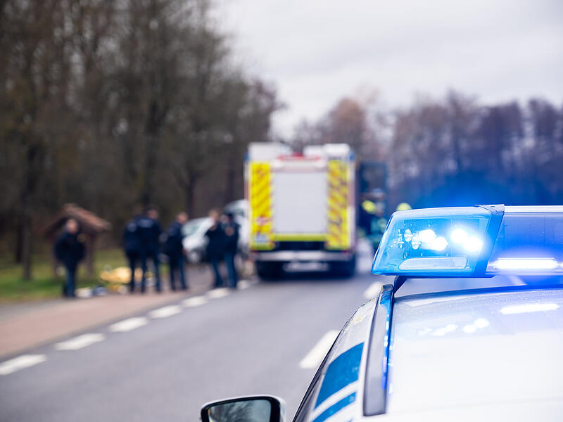 Die erfasste Fußgängerin verstarb noch am Unfallort.