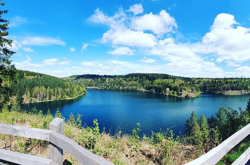 Die Trinkwassersperre am Mauthaus in Nordhalben, genannt Ködeltalsperre, speichert im großen Stausee mehr als 20 Millionen Kubikmeter Trinkwasser. Die Trinkwassersperre am Mauthaus in Nordhalben, genannt Ködeltalsperre, speichert im großen Stausee mehr als 20 Millionen Kubikmeter Trinkwasser.