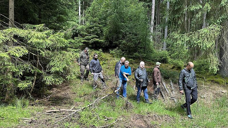 Mit dem vierten Grenzgang rund um Unterleichtersbach ist die einmalige Umrundung der Ortsgrenzen nun komplett.