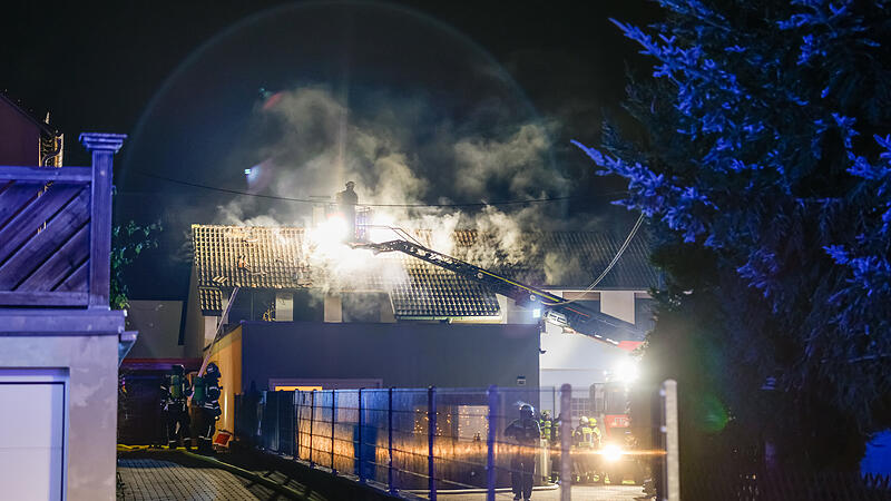 Feuerwehreinsatz in Herzogenaurach am 1. AdventFeuerwehreinsatz in Herzogenaurach am 1. Advent Feuerwehreinsatz in Herzogenaurach am 1. Advent.