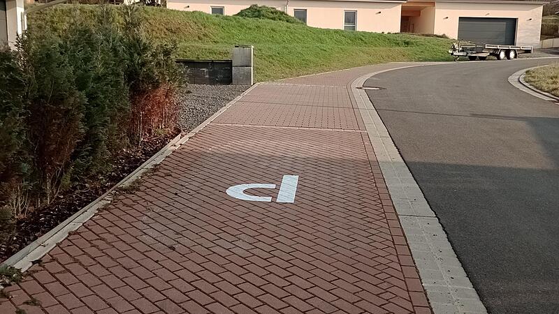 Extra beschriftet werden mussten die Parkflächen im Neubaugebiet Sonnenhang.