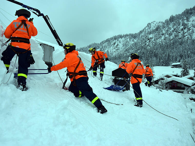 Januar 2019: Starke Schneefälle in Süddeutschland erforderten den Einsatz zahlreicher THW-Einsatzkräfte.Überregionale Einsätze des THW Baiersdorf Januar 2019: Starke Schneefälle in Süddeutschland erforderten den Einsatz zahlreicher THW-Einsatzkräfte.