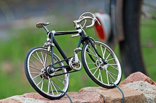 Detailarbeit am Rhönexpress-Radweg. Detailarbeit am Rhönexpress-Radweg.