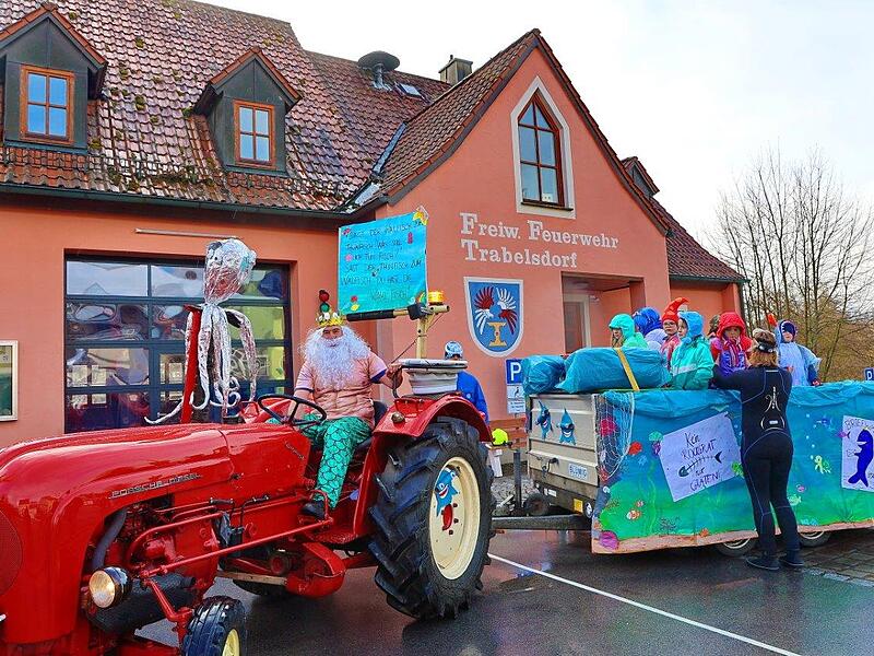 Faschingsumzug 2026 Trabelsdorf im AurachtalGallische Heldinnen auf närrischer Mission inTrabelsdorf Kecke Wasserbewohner auf Land bzw. auf dem Lader.
