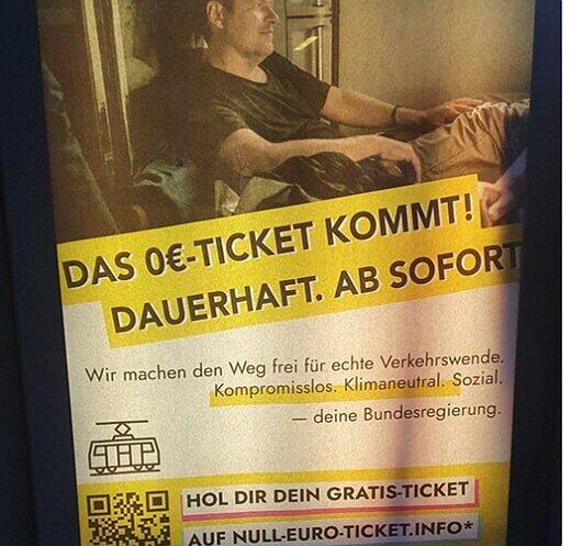 Robert Habeck wirbt auf den falschen Plakaten  f&uuml;r das Null-Euro-Ticket.