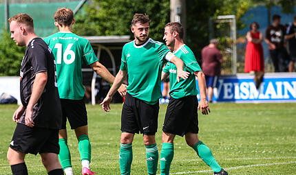 Maximilian Schedel (Mitte) erzielte in der laufenden Kreisklassen-Saison bereits sechs Treffer.