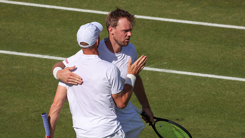 Kevin Krawietz (hinten) und Tim Pütz stehen in Wimbledon im Achtelfinale.