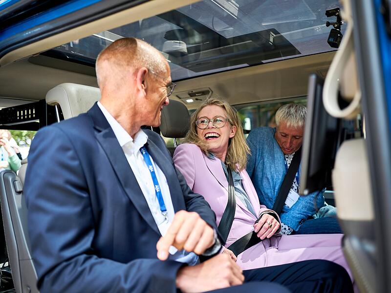 Erste Realfahrt eines autonomen Fahrzeugs unter neuen Bedingungen