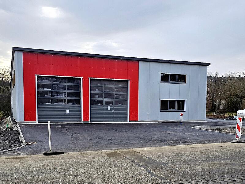 Schon bald k&ouml;nnte im neuen Feuerwehrhaus Unterpreppach auch ein neues Feuerwehrauto Einzug halten, wenn der Auftrag, bzw. die Ausschreibung vom B&uuml;rgermeister noch in diesem Jahr in Auftrag gegeben w&uuml;rde. Alle Voraussetzungen daf&uuml;r liegen vor.&nbsp;