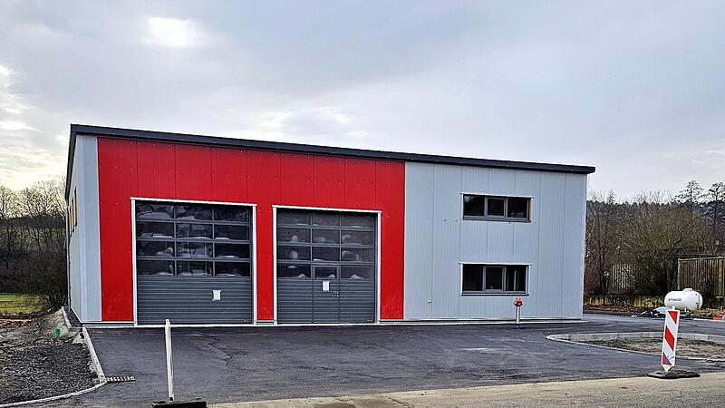 Schon bald k&ouml;nnte im neuen Feuerwehrhaus Unterpreppach auch ein neues Feuerwehrauto Einzug halten, wenn der Auftrag, bzw. die Ausschreibung vom B&uuml;rgermeister noch in diesem Jahr in Auftrag gegeben w&uuml;rde. Alle Voraussetzungen daf&uuml;r liegen vor.&nbsp;