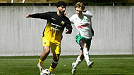 Sport Fu&szlig;ball Saison 2025 / 2026 Bayernliga Nord  15. Spieltag am Freitag  24.10.2025 Spielort  Neudrossenfeld  Sportpark Am Weinberg  Kunstrasenplatz  Spielbeginn 19.00 h  TSV Neudrossenfeld  gegen  SpVgg Bayern Hof Halbzeitergebnis Moritz H&uuml;tter gegen
