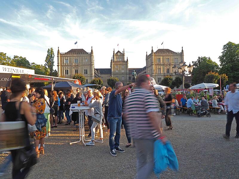 Stimmung beim Schlossplatzfest 2023 in Coburg