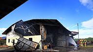 Maschinenhalle in Vollbrand