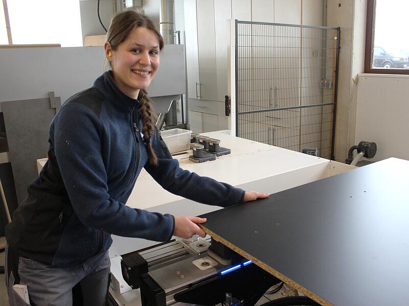 Mina Sell aus Oehrberg absolviert bei "M&ouml;bel und Raum" eine Ausbildung.