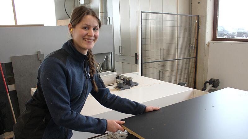 Mina Sell aus Oehrberg absolviert bei "M&ouml;bel und Raum" eine Ausbildung.