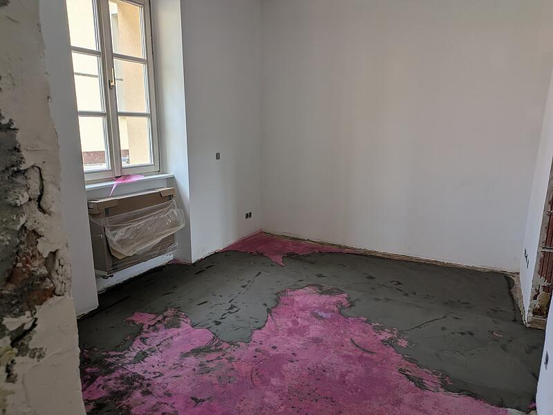 Jugendhaus Münnerstadt der Augustiner wird betreutes Wohnen der Carl von Heß SozialstiftungSanierung Münnerstädter Jugendhaus (Stand März) Hier entsteht ein Gästezimmer.