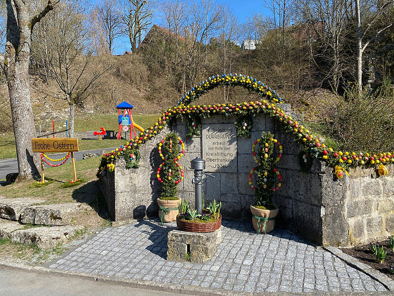 Osterbrunnen D&uuml;rrbrunnOsterbrunnen Fr&auml;nkische Schweiz 2025 Teil 2