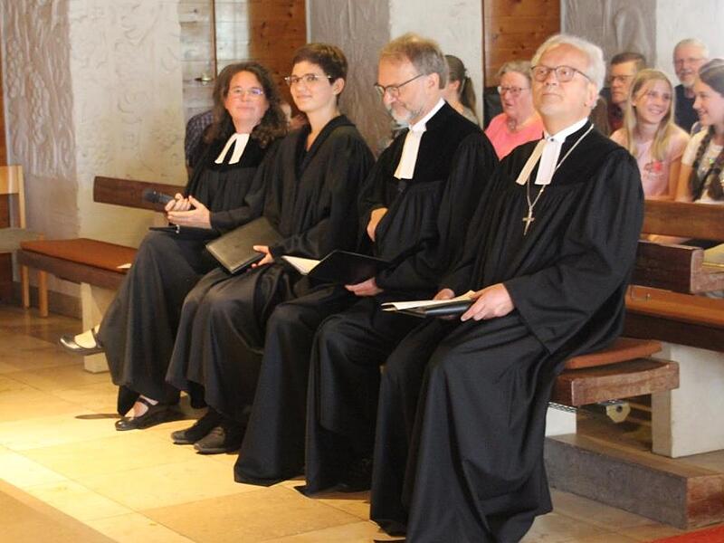 Beim Festgottesdienst.